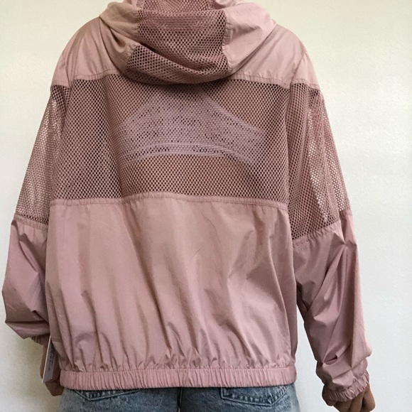 pink windbreaker🌞 - Picture 2 of 3